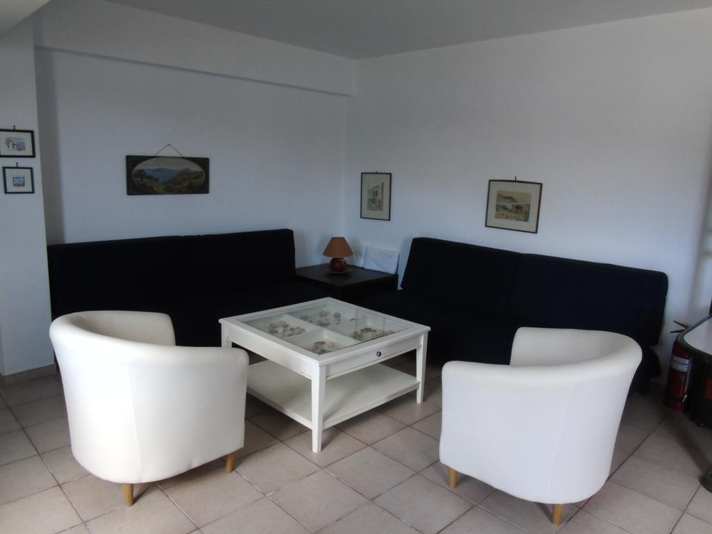 Mely Hotel Kapsálion 外观 照片